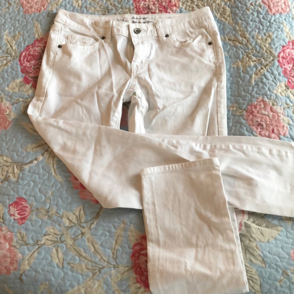 Merona White Modern Straight Jeans |6|